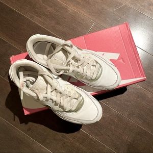 Nike Air Max 90 LTR (GS) Youth Sneaker